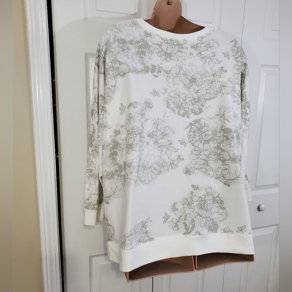 Avenue Womens Plus Floral Print Embellished 3/4 Sleeve Fleece Top ~ Pre-Owned - Picture 8 of 12